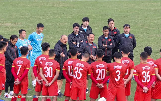 Xác định trọng tài trận Việt Nam vs Oman - Hà Nội FC mất toàn bộ 4 thủ môn vì Covid