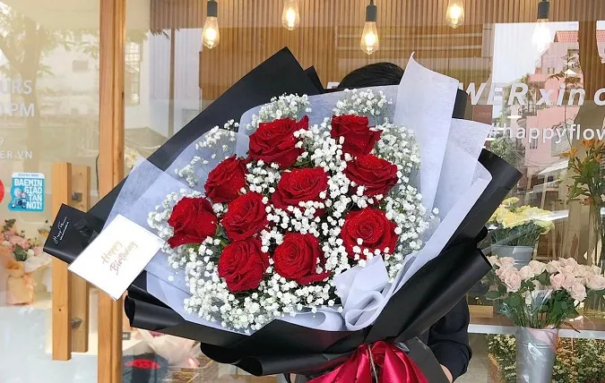 Cận kề 8-3, hoa tăng giá mạnh, quà kém nhộn nhịp 1