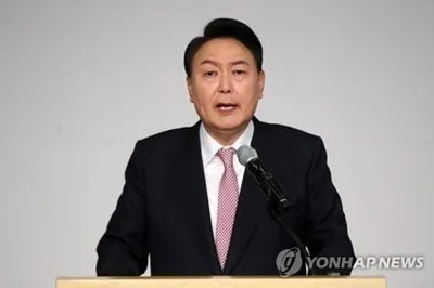  Tổng thống đắc cử của Hàn Quốc Yoon Suk-yeol phát biểu trong cuộc họp báo tại Quốc hội, ngày 10/3. (Ảnh: Yonhap)