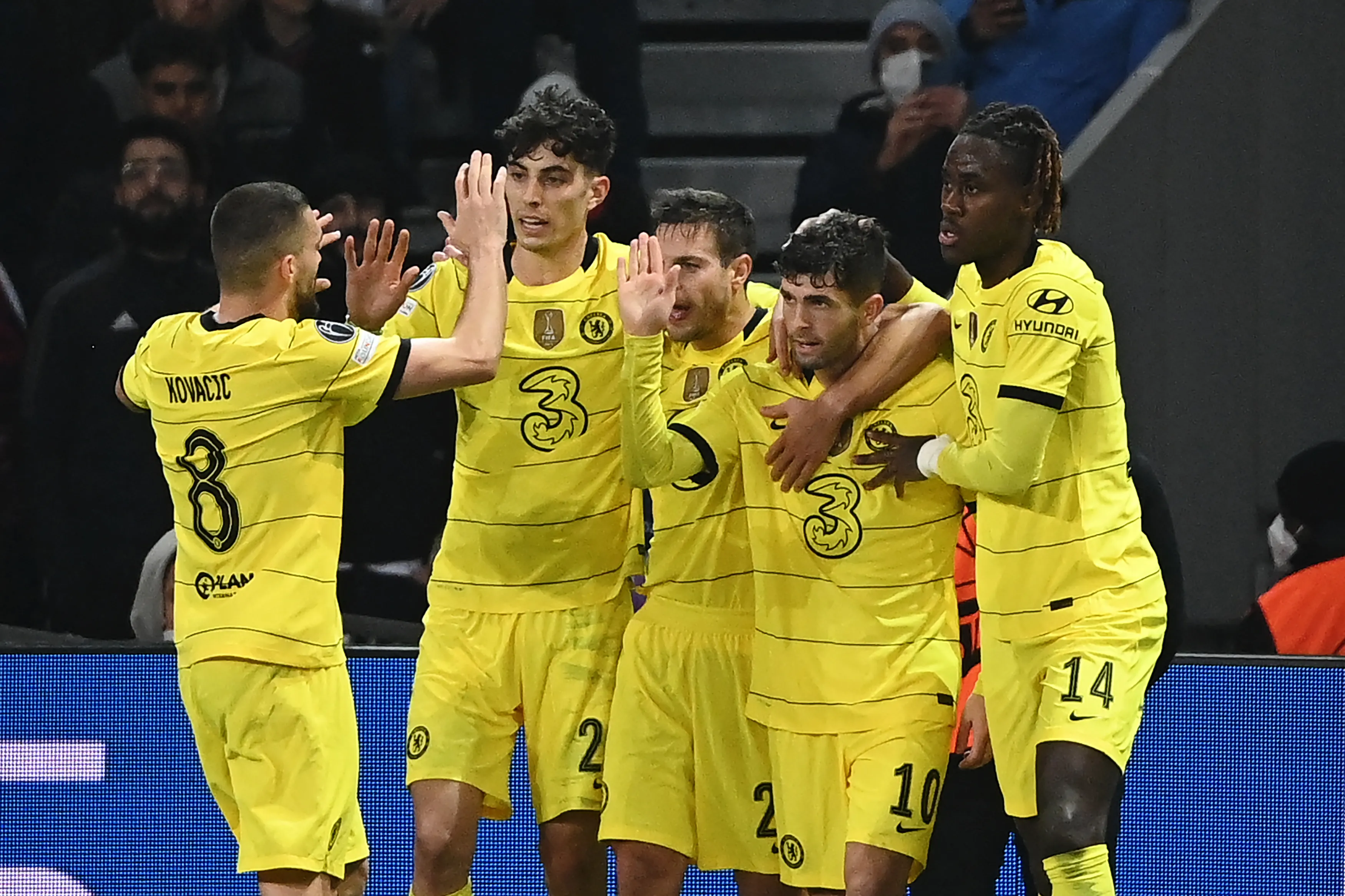 Juve thua sốc trước Villarreal - Chelsea ngược dòng giành vé vào Tứ kết Cup C1