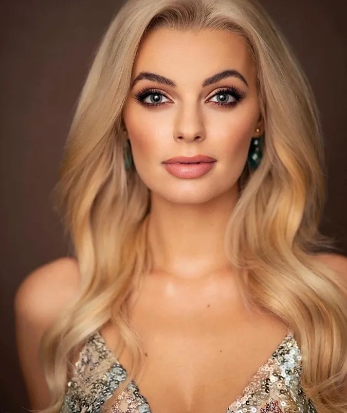 Vẻ đẹp thiên thần của người đẹp Ba Lan đăng quang Miss World 2021 4
