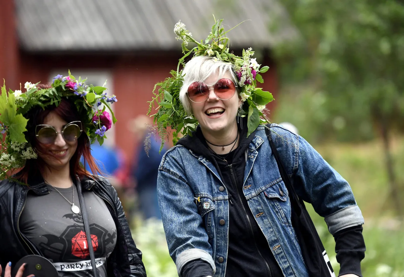 Người dân Phần Lan đón ngày hạ chí tại Helsinki vào năm 2018. Ảnh: Reuters.