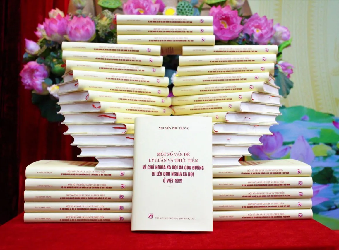 Giới thiệu sách: Một số vấn đề lý luận và thực tiễn về chủ nghĩa xã hội và con đường đi lên chủ nghĩa xã hội ở Việt Nam