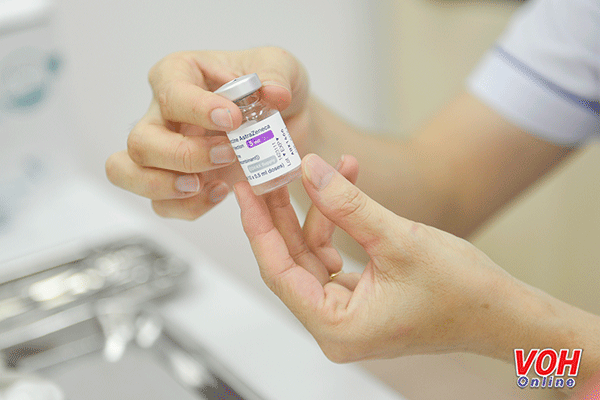 tiem-mui-3-vaccine-astrazeneca-cho-nguoi-da-tiem-du-lieu-co-ban-vaccine-pfizer-hoac-moderna-voh.com.vn-anh1