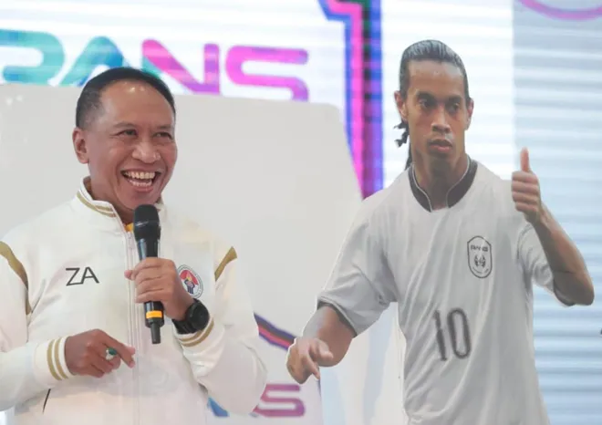 Raphinha nhiều khả năng gia nhập Barca - Ronaldinho sang Indonesia chơi bóng