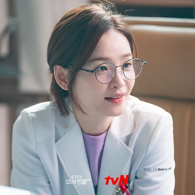 Jeon Mi Do không dự đám cưới Son Ye Jin, hóa ra là 'đánh lẻ' cùng dàn sao Hospital Playlist 8
