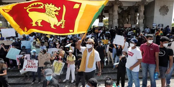 Sri Lanka rơi vào khủng hoảng : Thiếu hụt điện, nhiên liệu, thực phẩm kéo dài 1