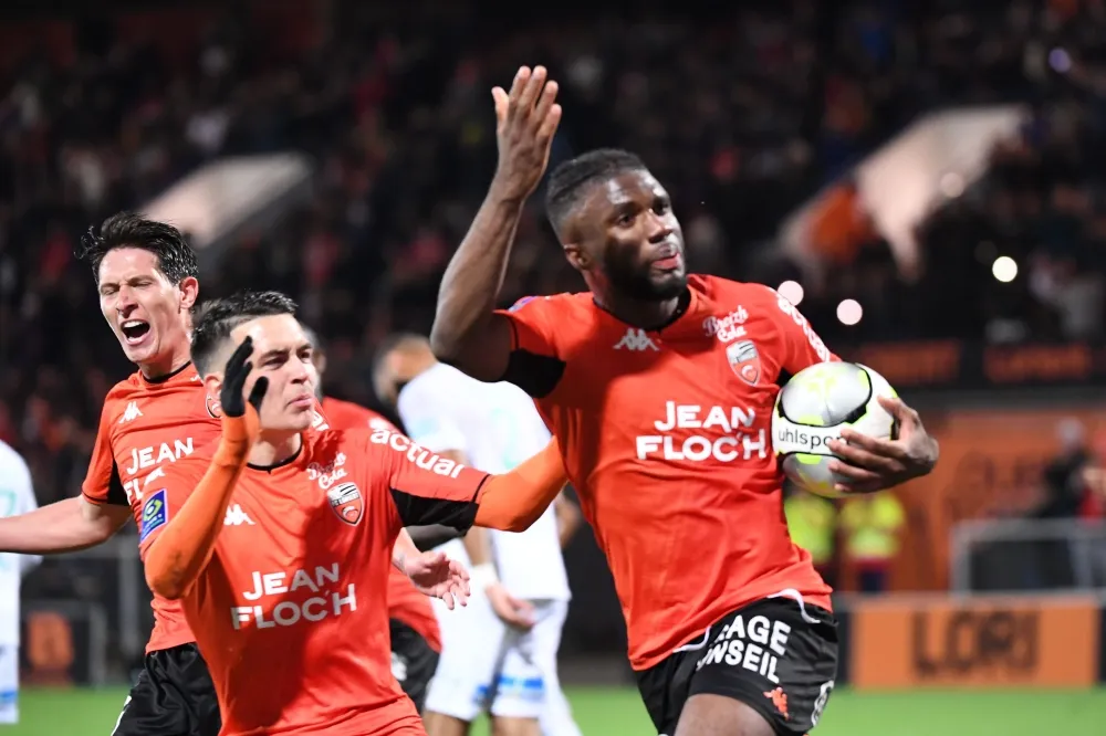 Lorient ngược dòng kinh điển - PSG chi 200 triệu euro để giữ Mbappe