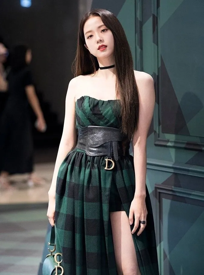 Jisoo (BLACKPINK) thể hiện đẳng cấp với khả năng kiếm tiền 'khủng' cho Dior 5
