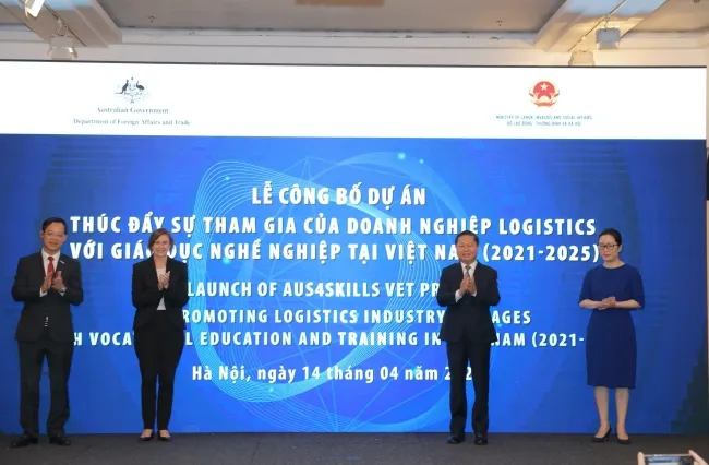 Các đại biểu tham dự Lễ công bố dự án “Thúc Đẩy Sự Tham Gia Của Doanh Nghiệp Logistics Với Giáo Dục Nghề Nghiệp Tại Việt Nam (2021-2025)”