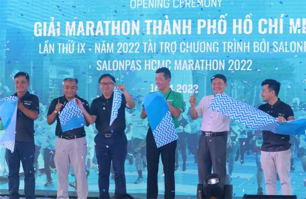 giai-marathon-tphcm-2022-khai-mac-soi-noi-va-hao-hung-voh.com.vn-anh2