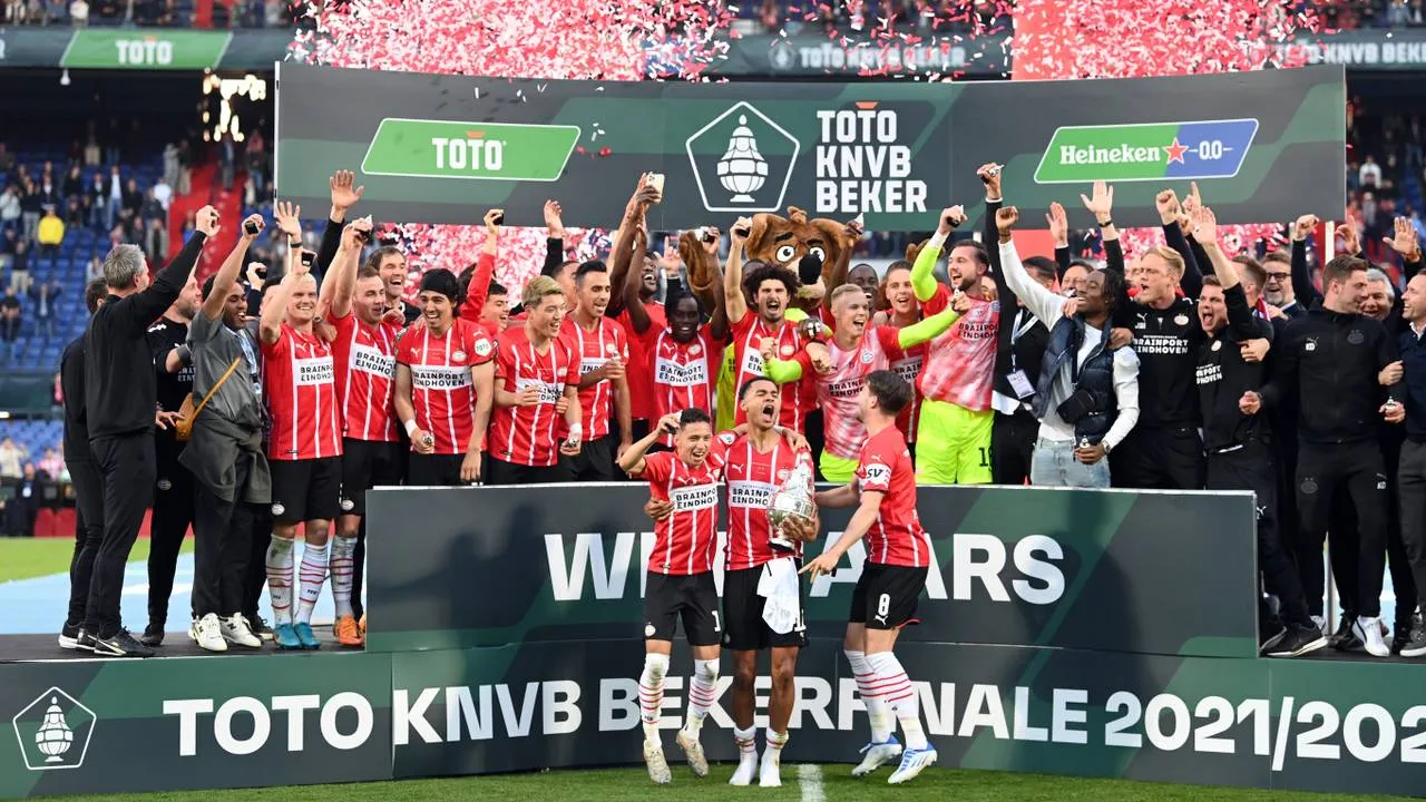 PSG và Bayern đang tiến gần đến chức vô địch giải Quốc nội -  PSV lần thứ 10 vô địch Cup quốc gia