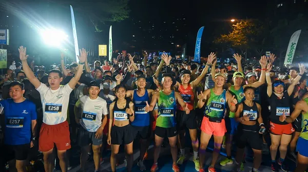 Rộn ràng đường chạy Marathon Thành phố Hồ Chí Minh 2022 2