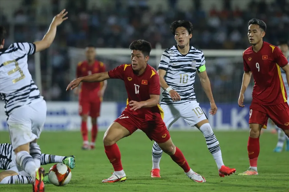 U23 Việt Nam hòa kịch tính U20 Hàn Quốc - Sao trẻ HAGL và Viettel nhận lời khen tại CLB châu Âu