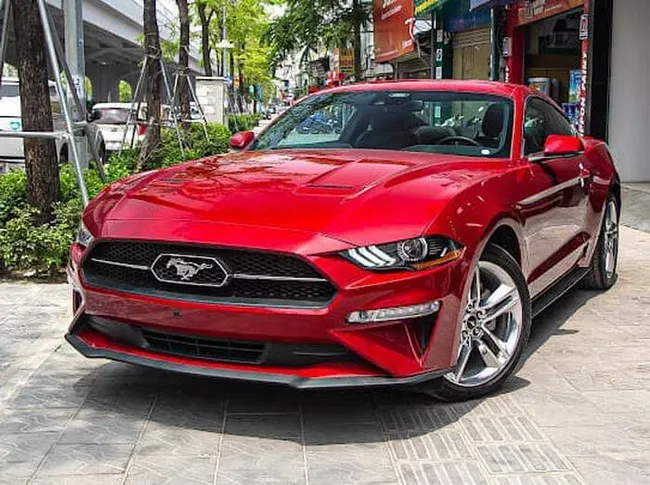 Cùng ngắm qua chiếc Ford Mustang Premium 2021 đang hiện diện tại Hà Nội 2