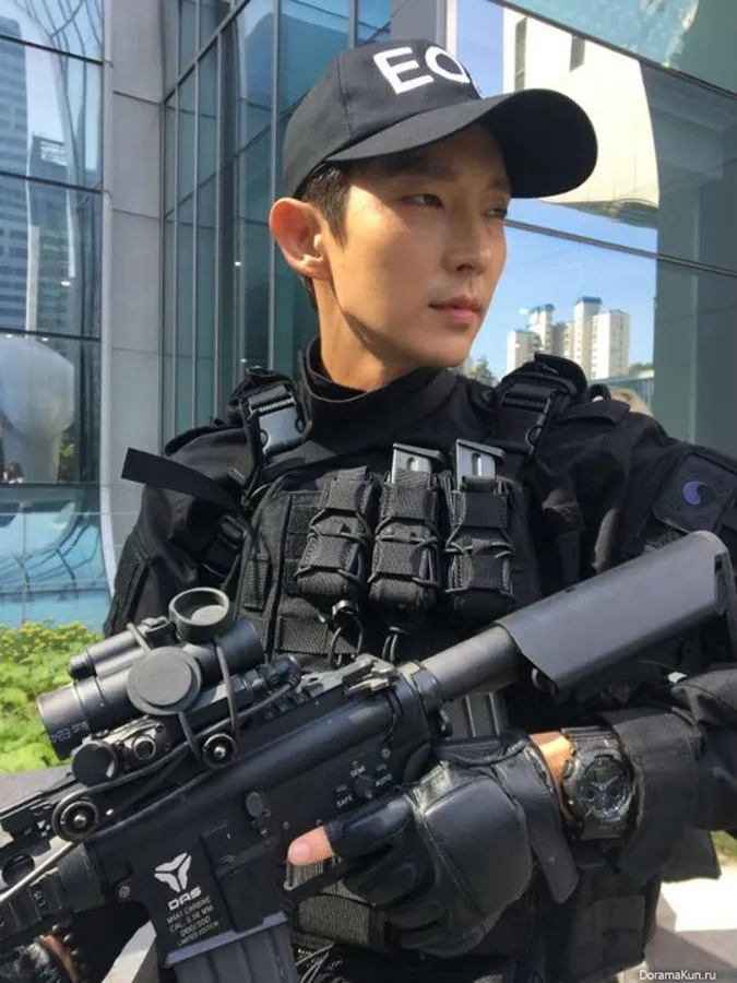 Tổng hợp dàn mỹ nam làm xao xuyến trái tim nữ nhi trong trang phục quân nhân Hàn Quốc 6
