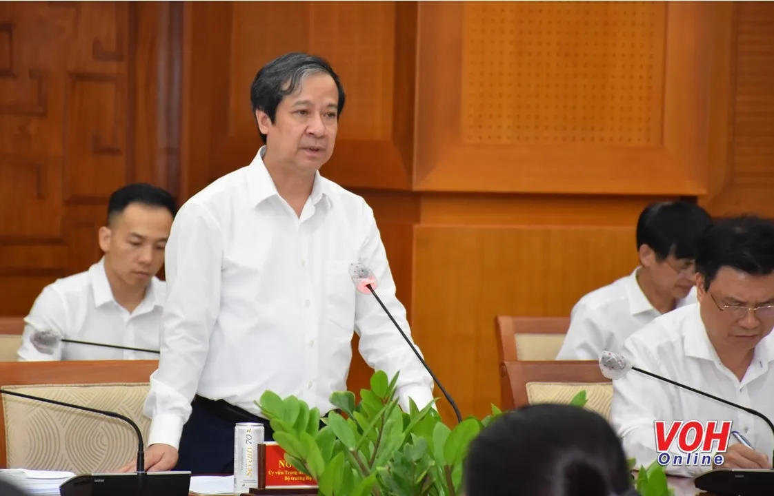 Bộ trưởng Bộ Giáo dục và Đào tạo Nguyễn Kim Sơn 
