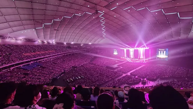 BLACKPINK hé lộ ngày comeback, TWICE làm nên lịch sử tại Tokyo Dome Tour 5