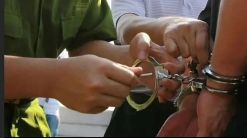 Tin nóng chiều 27/4: Xâm hại bé gái, 2 thanh niên bị phạt 27 năm tù 4