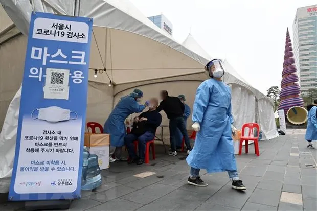 Hàn Quốc công bố 'Lộ trình 100 ngày đối phó khẩn cấp với COVID-19'