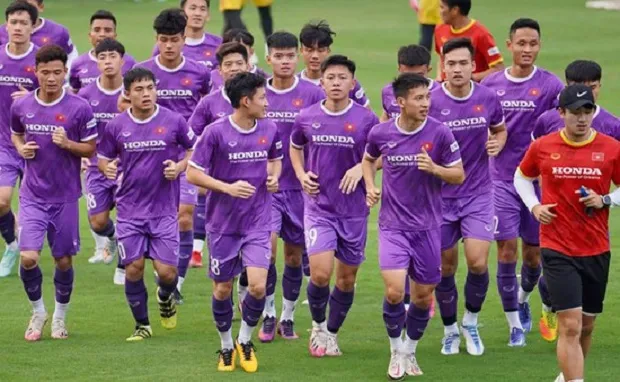 U23 Việt Nam phá kỷ lục quân số với 42 cầu thủ - Kawin làm đội trưởng U23 Thái Lan