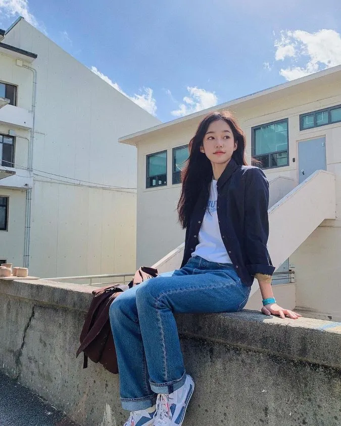 Profile cặp đôi học sinh Roh Yoon Seo - Bae Hyun Sung gây thương nhớ trong Our Blues 9