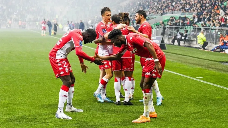 PSG đánh rơi chiến thắng trước Strasbourg - Mbappe tiến sát kỳ tích thế kỷ