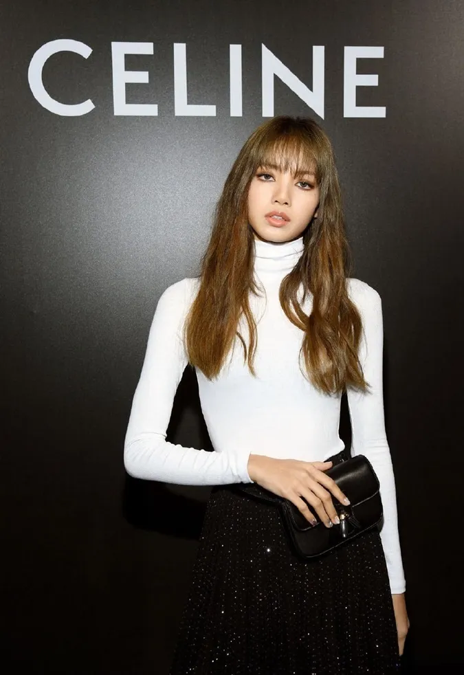 Lisa (BLACKPINK) catwalk như người mẫu chuyên nghiệp trong show thời trang của Celine 1