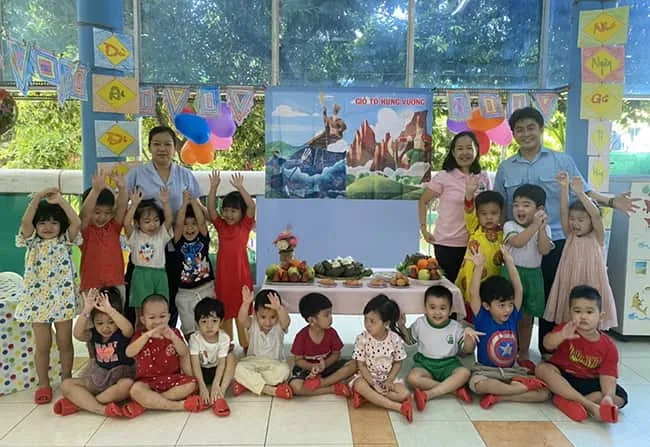 Thái Hồng Duy là một trong số những giáo viên nam hiếm hoi chọn nghề chăm sóc nuôi dạy trẻ.