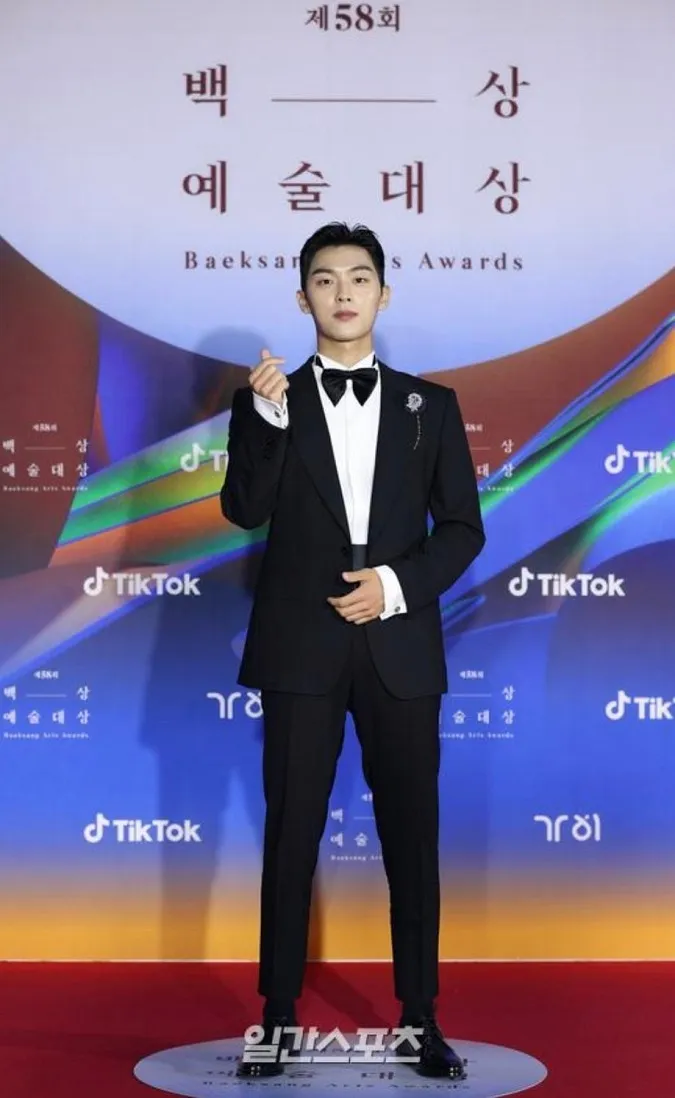 Lễ trao giải Baeksang: Kim Tae Ri, Lee Jun Ho thắng lớn, Squid Game lại gây tranh cãi 9