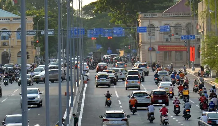 TPHCM điều chỉnh lưu thông trên hai tuyến đường Đinh Tiên Hoàng và Nguyễn Bỉnh Khiêm quận 1 TPHCM
