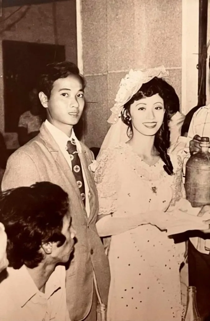 Visual của phụ huynh Sao Việt thời trẻ: Mẹ là Á hậu những năm 70, bố lai Tây cực kỳ phong độ 10