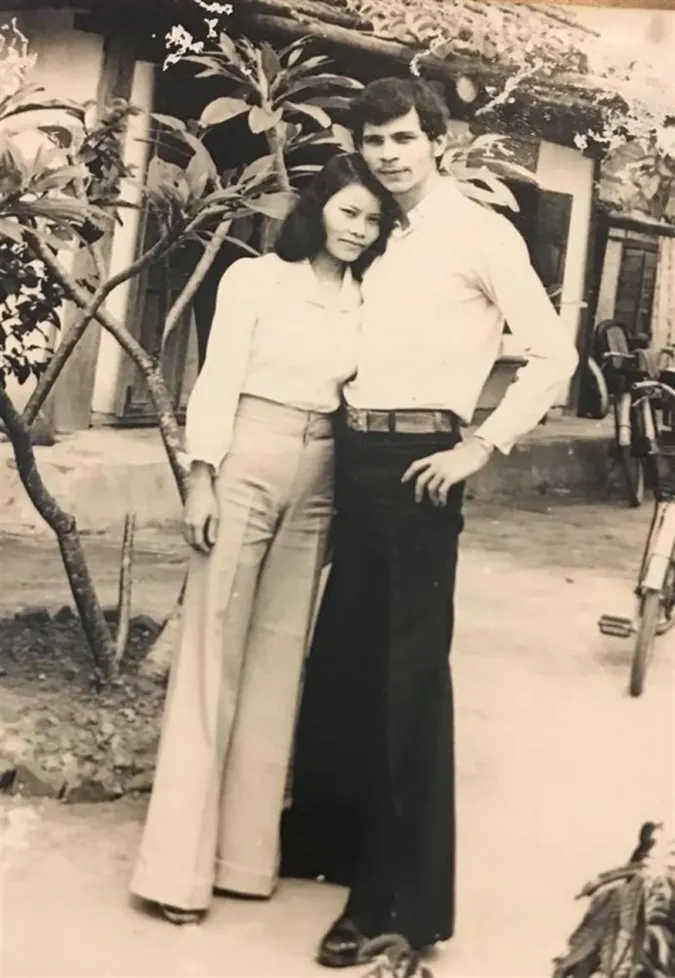 Visual của phụ huynh Sao Việt thời trẻ: Mẹ là Á hậu những năm 70, bố lai Tây cực kỳ phong độ 5