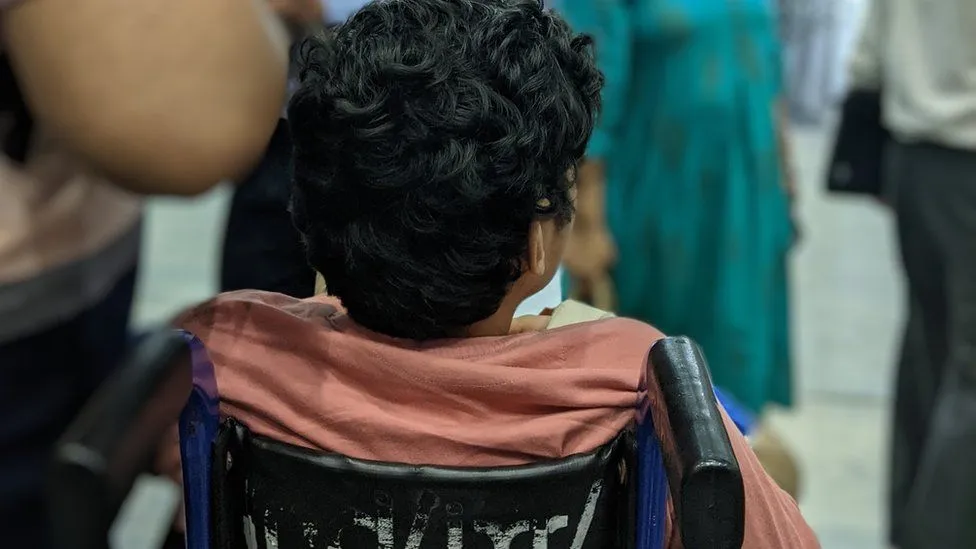 Ấn Độ: Một hãng hàng không từ chối bay với thiếu niên khuyết tật khiến dư luận phẫn nộ