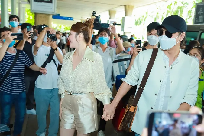 Lý Nhã Kỳ ra sân bay đón “chồng” tài tử Han Jae Suk về thăm Việt Nam 3