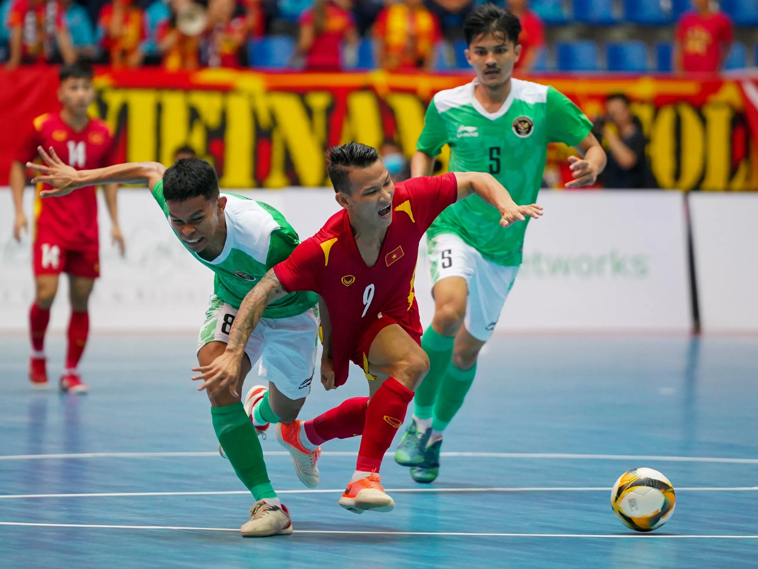 ĐT futsal Việt Nam hòa Indonesia trận ra quân - Thái Lan thắng đậm Malaysia