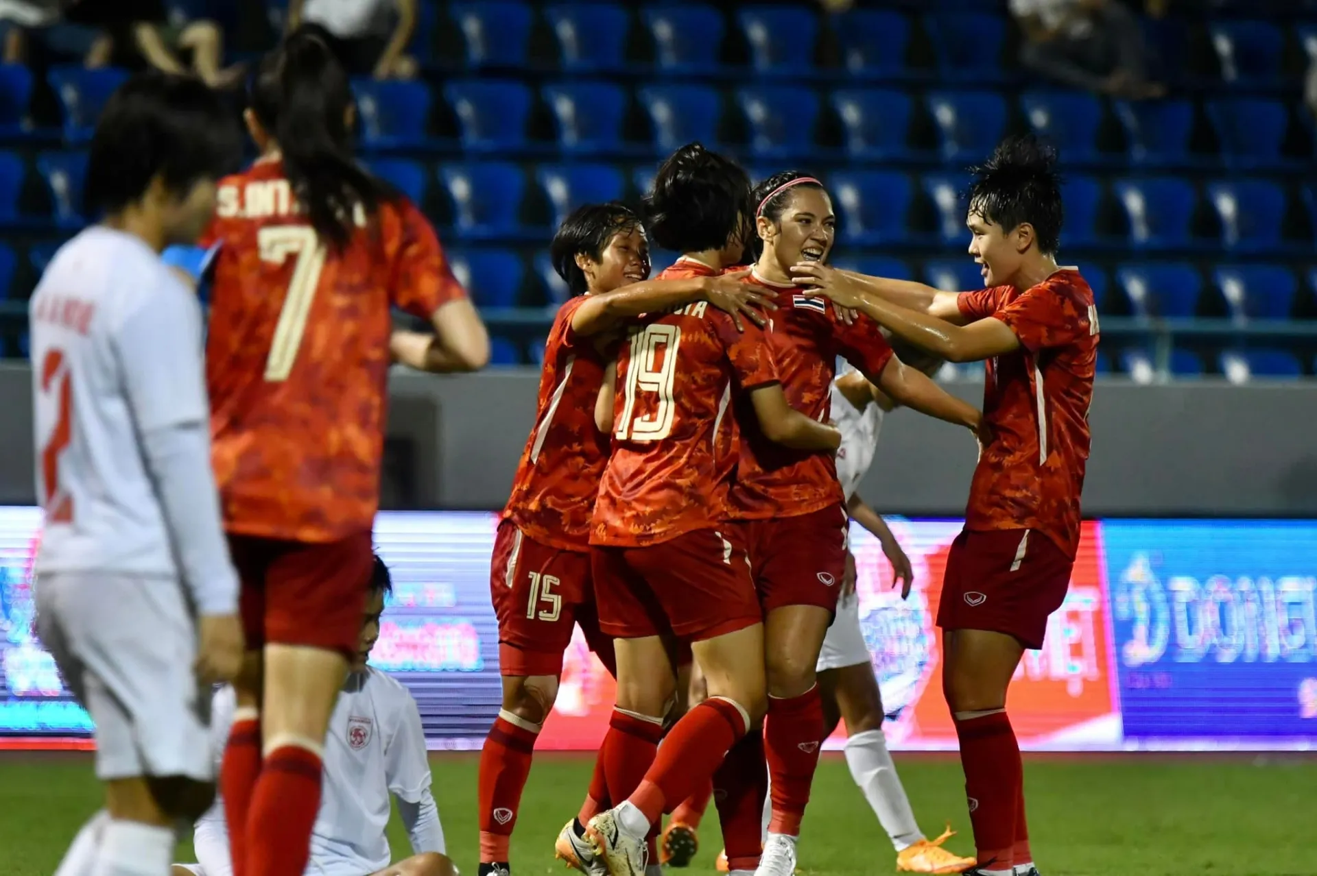 U23 Việt Nam thắng nhọc U23 Myanmar - U23 Indonesia hủy diệt U23 Philippines