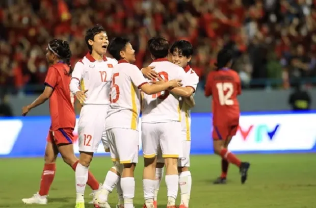 ĐT nữ Việt Nam hủy diệt Campuchia - U23 Malaysia giành vé đầu vào bán kết bóng đá nam