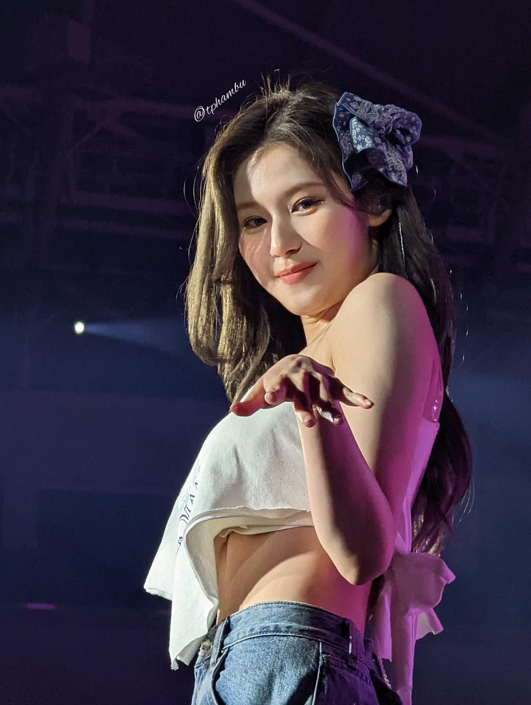 Sana (TWICE) gây chú ý vì quá sexy tại concert 2022 của ở trời Tây