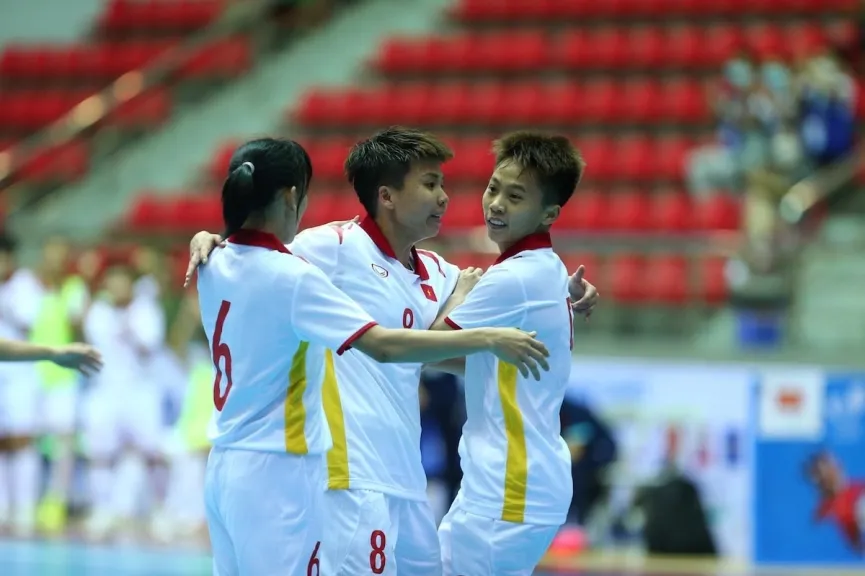 ĐT bóng chuyền nữ Việt Nam thất bại trước Thái Lan - Futsal nữ Việt Nam tiến gần tấm HCV