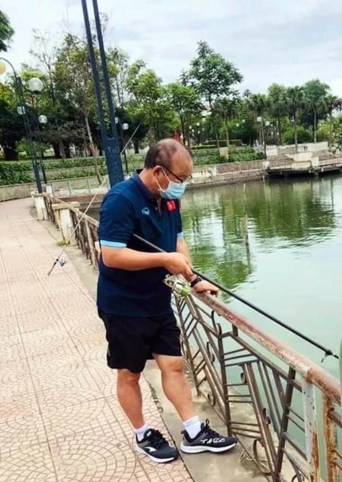 HLV Park Hang Seo câu cá ở Việt Trì, hy vọng bóng đá lại lên ngôi 2