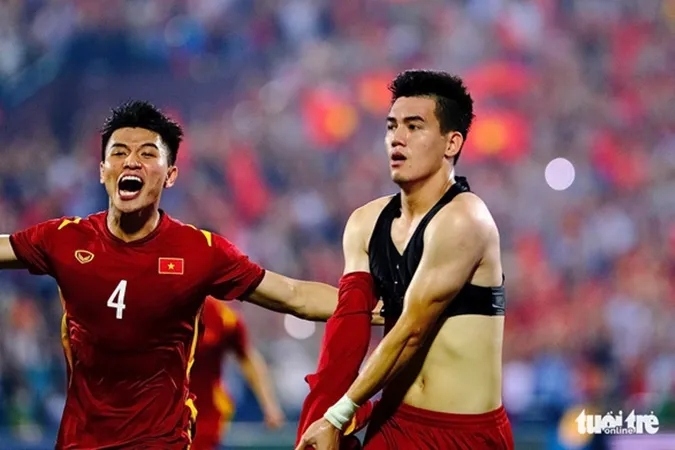 Chiếc 'áo ngực Tiến Linh' trong trận bán kết SEA Games 31 có công dụng đặc biệt gì? 3