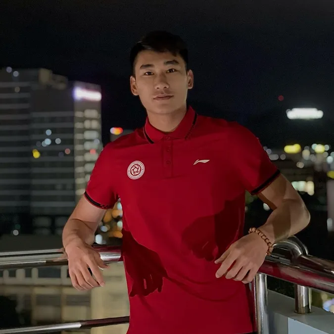 Loạt ảnh đời thường của chàng tiền đạo phá lưới U23 Thái Lan ra sao? 3