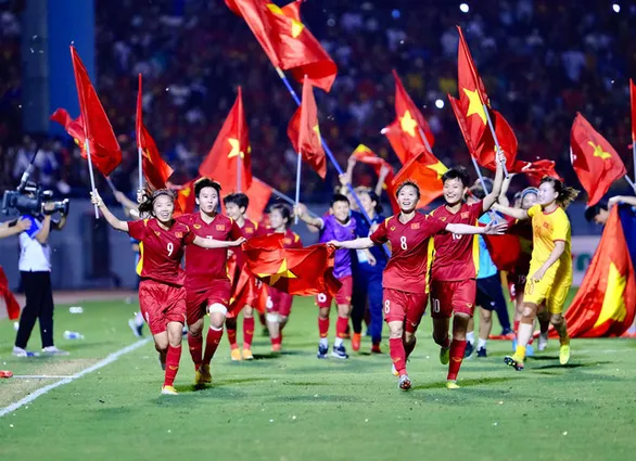 Đội tuyển bóng đá nữ Việt Nam ăn mừng chiến thắng giành chức vô địch SEA Games 31.