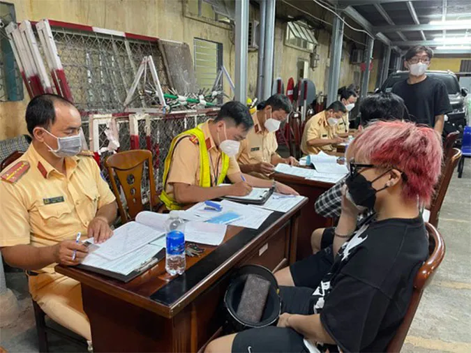 Tin nhanh trưa 23/5: ‘Đi bão’ sau chiến thắng của U23 Việt Nam, hơn 100 phương tiện bị tạm giữ 1