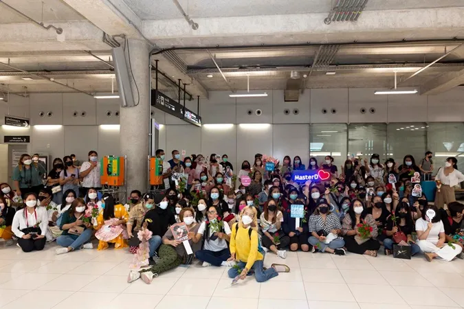 Quang Hùng MasterD bất ngờ tổ chức fanmeeting tại Thái Lan 8
