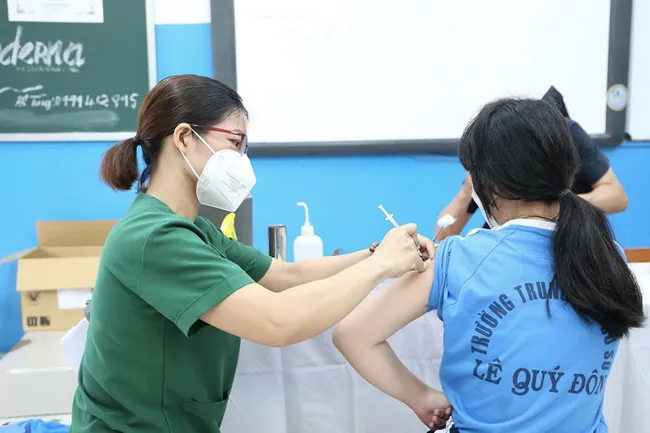 Tin nóng chiều 26/5: Sở Y tế TPHCM thông tin về lô vaccine hết hạn 1
