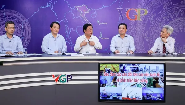 Bảo đảm các cân đối lớn của nền kinh tế và phát triển bền vững 1