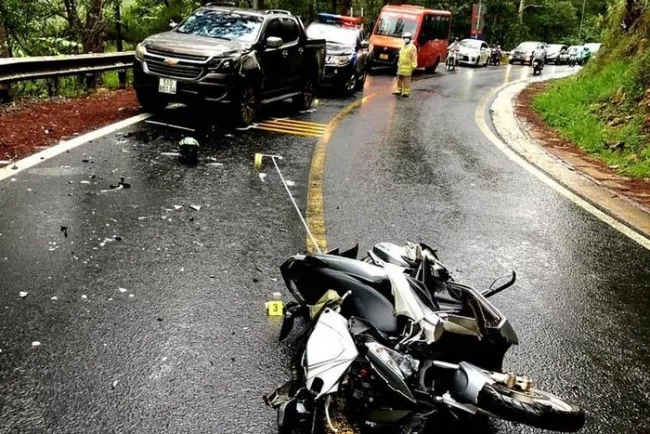 Tin tức tai nạn giao thông hôm nay 28/5/2022: Té xuống đường, thiếu niên 16 tuổi bị tông tử vong 2