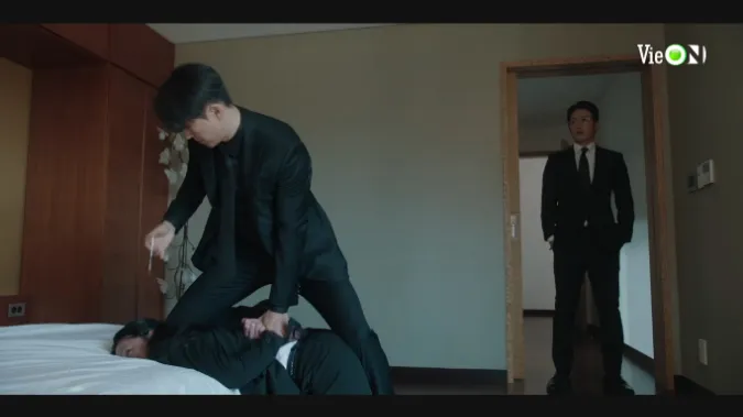 Công Tố Viên Chuyển Sinh tập 15: Jo Tae Seok phản đòn, Kim Hee Woo rơi vào thảm cảnh 14